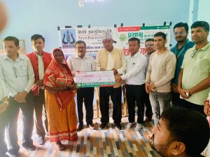प्रयास साकोसद्वारा ५ लाखको दुर्घटना विमा रकम हस्तान्तरण