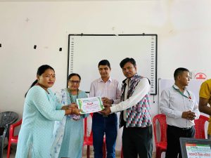 सहकारी शिक्षा कार्यक्रममा सहभागीले सहभागिताको प्रमाणपत्र ग्रहण 2
