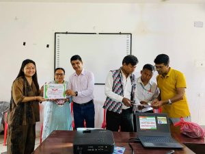 सहकारी शिक्षा कार्यक्रममा सहभागीले सहभागिताको प्रमाणपत्र ग्रहण 22