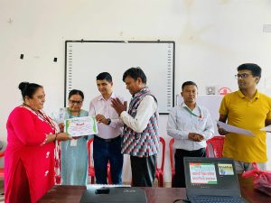 सहकारी शिक्षा कार्यक्रममा सहभागीले सहभागिताको प्रमाणपत्र ग्रहण 5